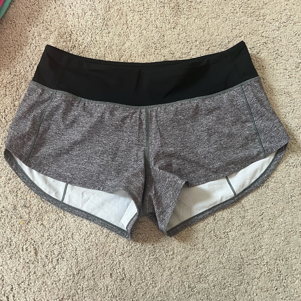 NWOT Lululemon Speed Up Short 2.5 Lowrise Size 6